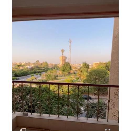 ' الشقه متاحه للايجار السنوى فقط بدايه م اول اغسطس السادس م اكتوبر المتميز