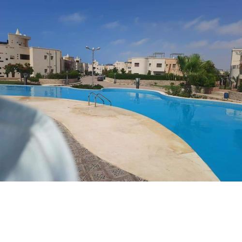 شاليه ارضي بحديقة خاصة بقرية ديمورا