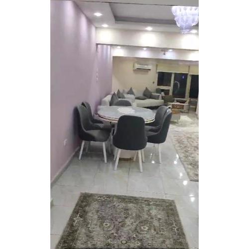 شقة على النيل
