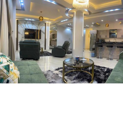 شقة فندقية غرفتين بكمبوند قرب ميدان جهينة