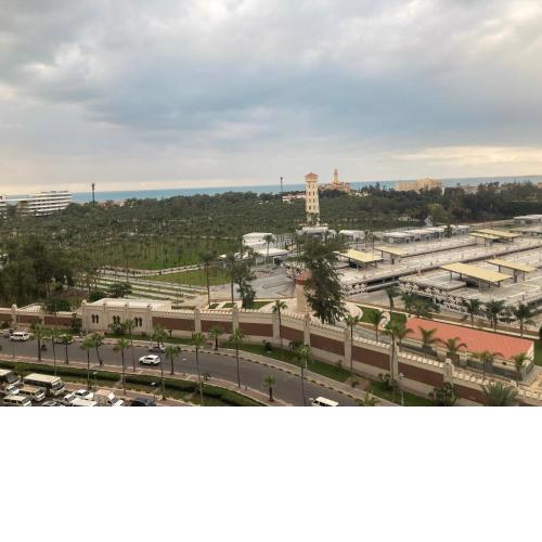 شقة بأبراج شيراتون المنتزة الاسكندرية