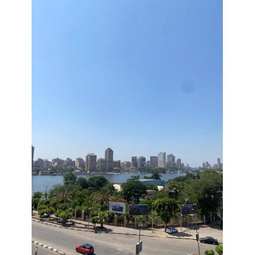 شقه بالمنيل اطلاله النيل