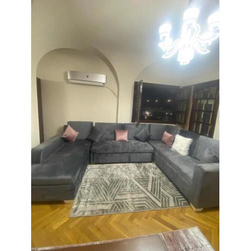 شقه مفروشة بالمهندسين