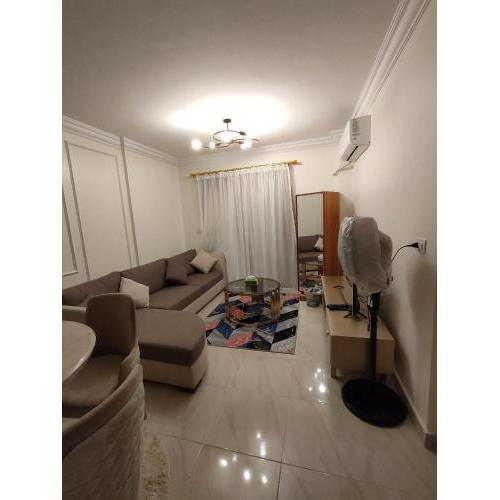 شقه فندقيه مكيفه