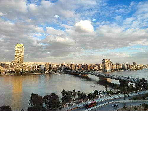 شقه فندقية علي النيل مباشر