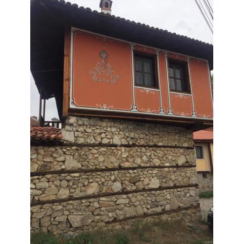 ЧОЛАКОВАТА КЪЩА