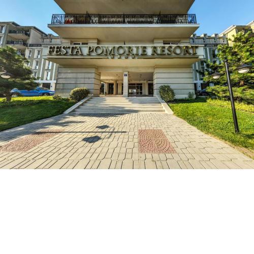 Феста Поморие първа линия