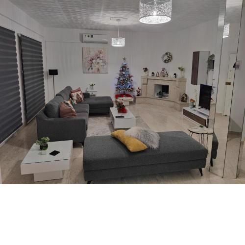 A & A Holiday House