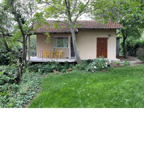 A charming and peaceful summer villa 400m from the sea