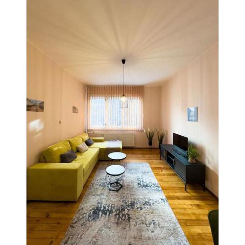A gem in the heart of Sofia 1BDR str Slavyanska