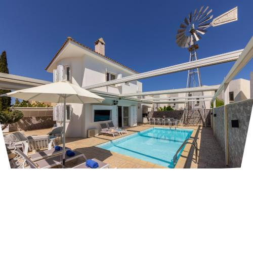 Accomoteleia Crystal Lagoon Villa
