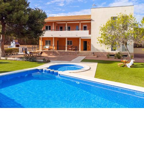 Acogedora Villa en Alicante con piscina y barbacoa