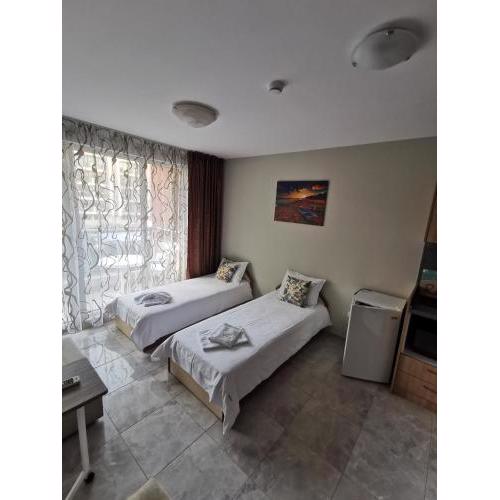 Admiral Plaza Sunrise Apartments C13