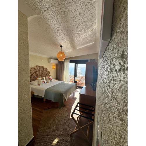 ADOS Otel