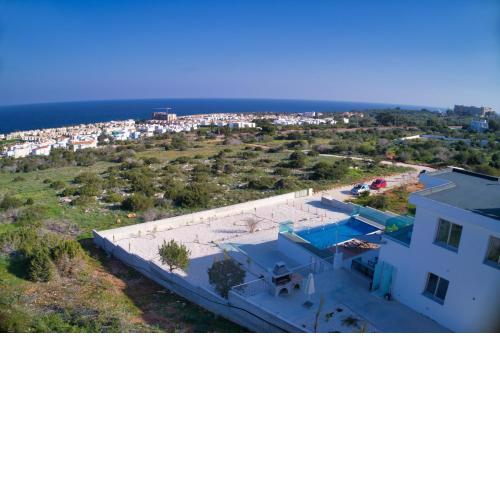 Aetopetra Villa