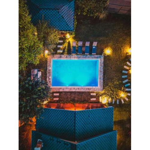 Ağaç Ev Sapanca - Isıtmalı Havuzlu Villa