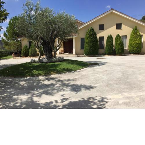 Agia Mavri House