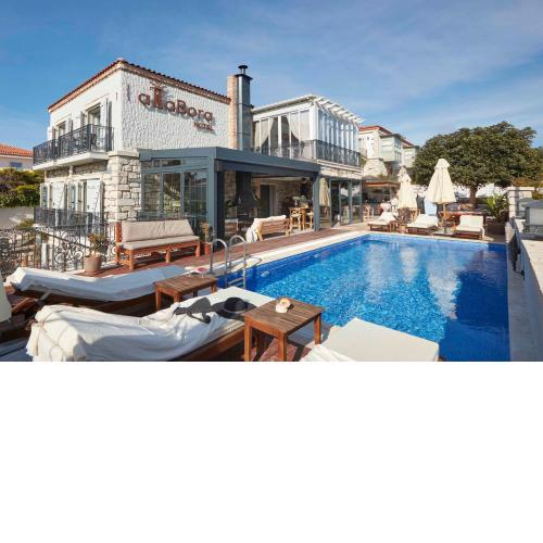 AlaBora Hotel