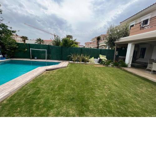 Alaçatı çarşıda, özel havuzlu 4 odalı villa