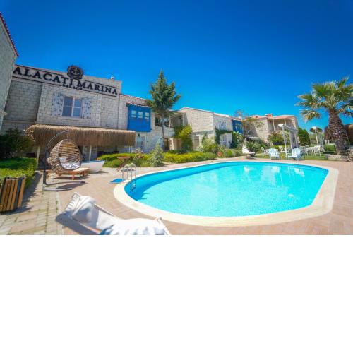 Alacati Marina Palace