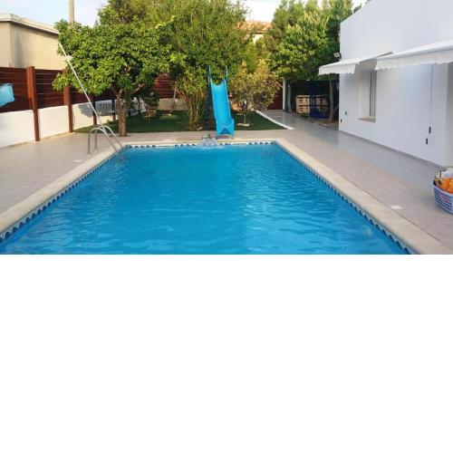 Alekas Pool and Garden Home