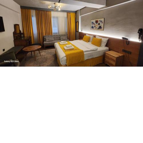 Aleksandr Pera Hotel