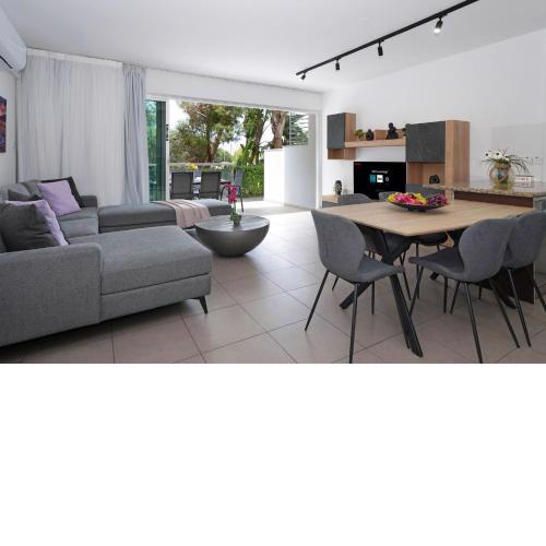 Alessia 2bed Apartment - Coralli Beachfront Resort