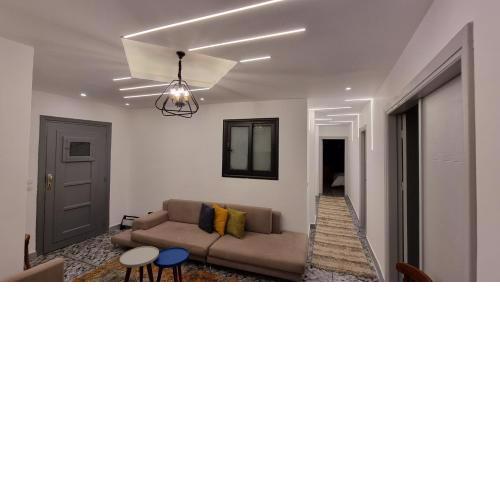 Alex Gate apartment - families only