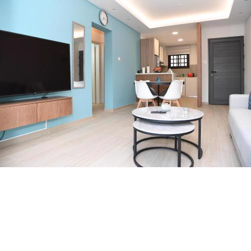 Alexis Apartments - Newly renovated 2-bedroom with swimming pool