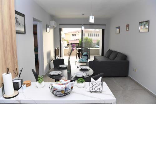 Alexis Apartments - Nice 2-bedroom with swimming pool
