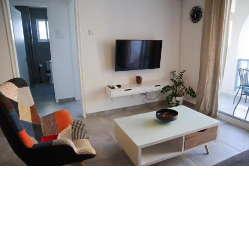 Alex's Vacation Suite - 100m from the beach - 6 Guests
