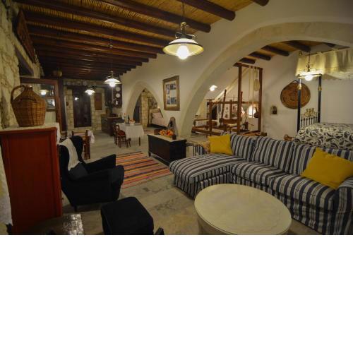 Aliki's House 1+ 2