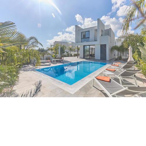 Almaria Villas