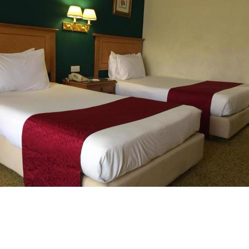 Amarante Pyramids Bed Room