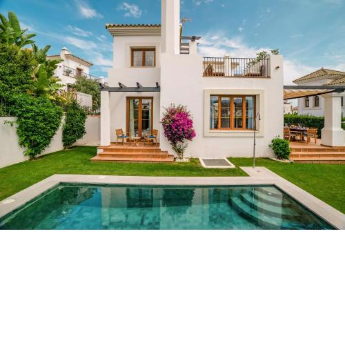 Amazing 5BDR villa with HEATED POOL & golf views