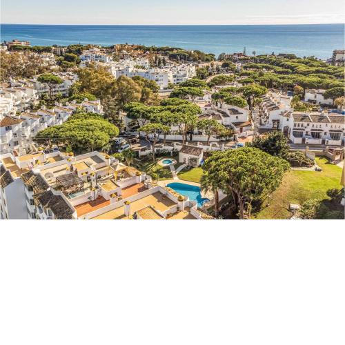 Amazing Apartment In Calahonda With Wifi