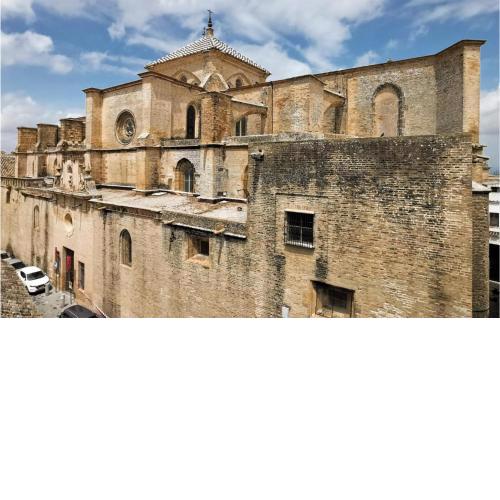 Amazing Apartment In Carmona With Wifi