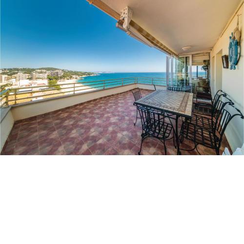Amazing Apartment In Platja Daro