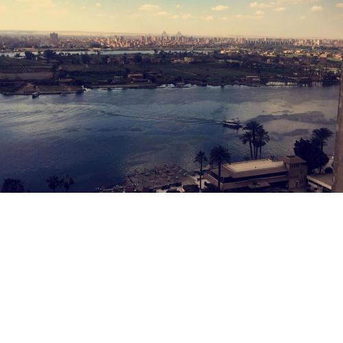 Amazing Nile View and Pyramids Apartment
