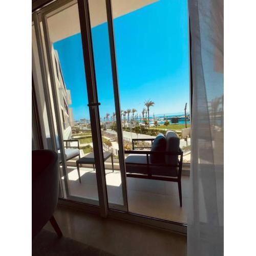 Amazing one bedroom address beach hotel full sea view