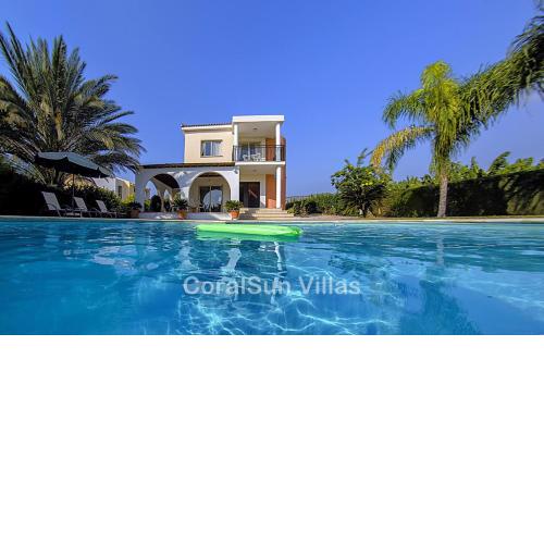 Amazing Pool, Privacy, Amenities nearby