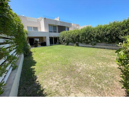 Amazing Townhouse - 5 Bedrooms