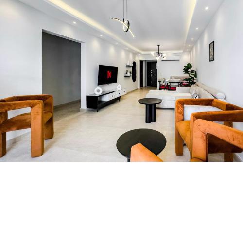 Ample & Artistic 2BDR Apt 5 min to CAI Airport