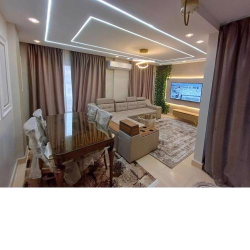 An entire Newly furnished apt, Madinty