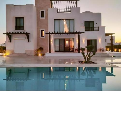 Ancient Sand villa at Elgouna with private heated pool