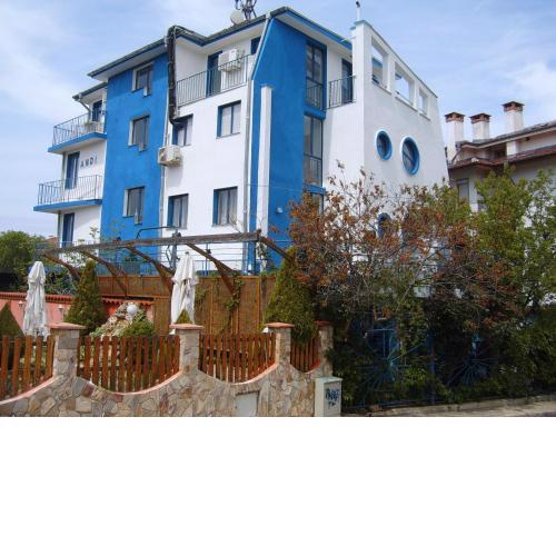 Andi Hotel