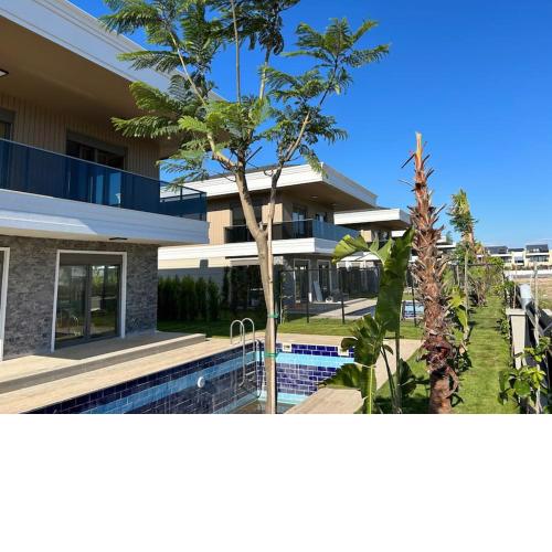 Antalya Belek'te özel havuzlu villa sitesi
