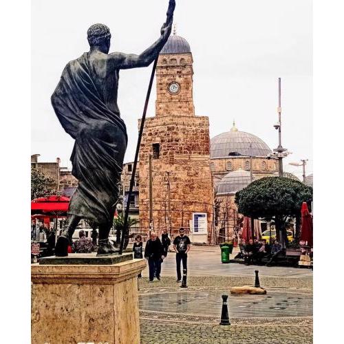 ANTALYA kaleiçi merkezi muhteşem konum geniş EV
