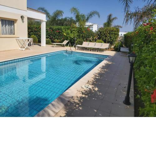 Anthorina Villa 8