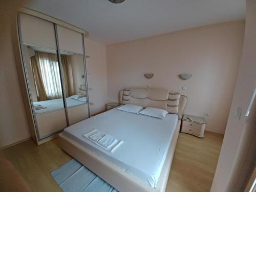 Супер Център Apartament Zheleva